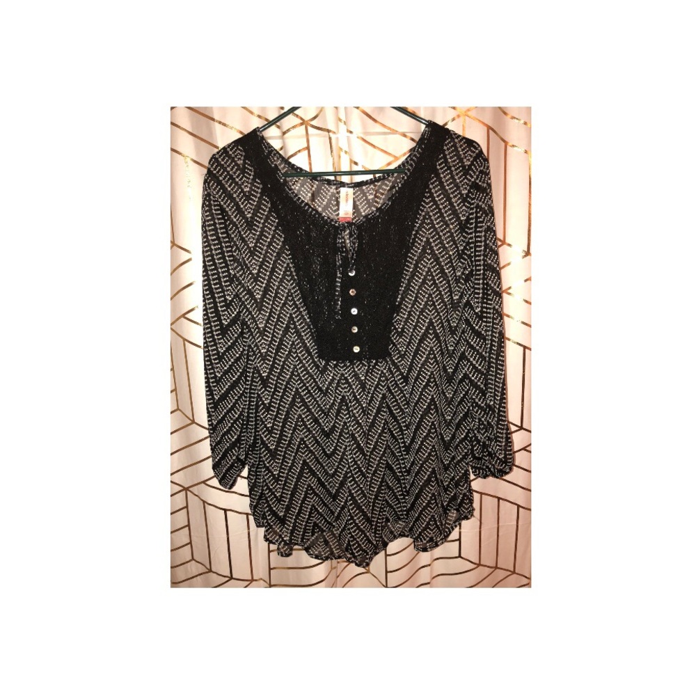 Plus Size Black & White Blouse